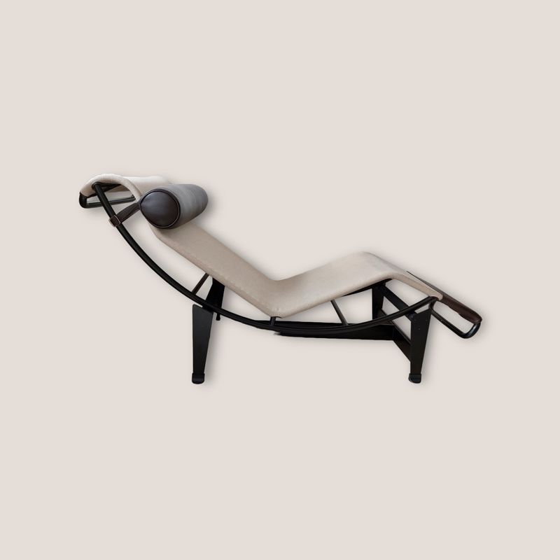 Chaise Longue LC4 le Corbusier by Cassina, 2014 model linen and leather